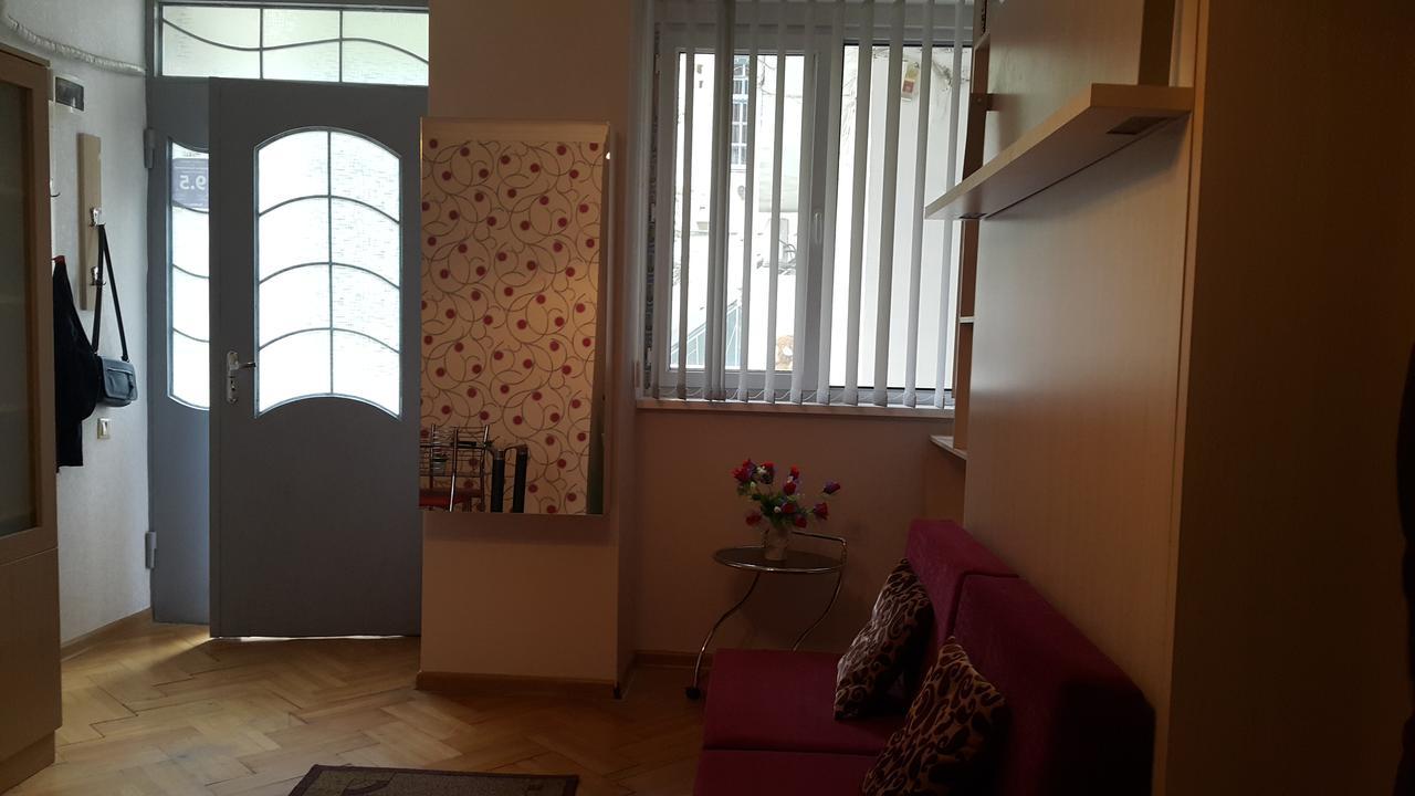 Apartment On Rustaveli Avenue Tbilisi Esterno foto