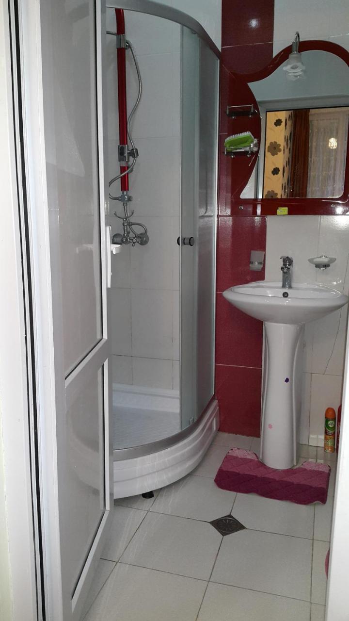 Apartment On Rustaveli Avenue Tbilisi Esterno foto